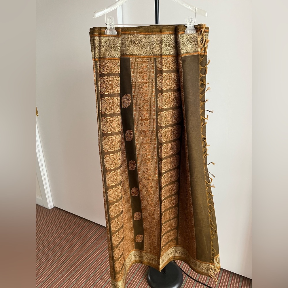 Fabindia style Sari Cotton Hand Woven Saree Brown Beige Orange Rust thread work